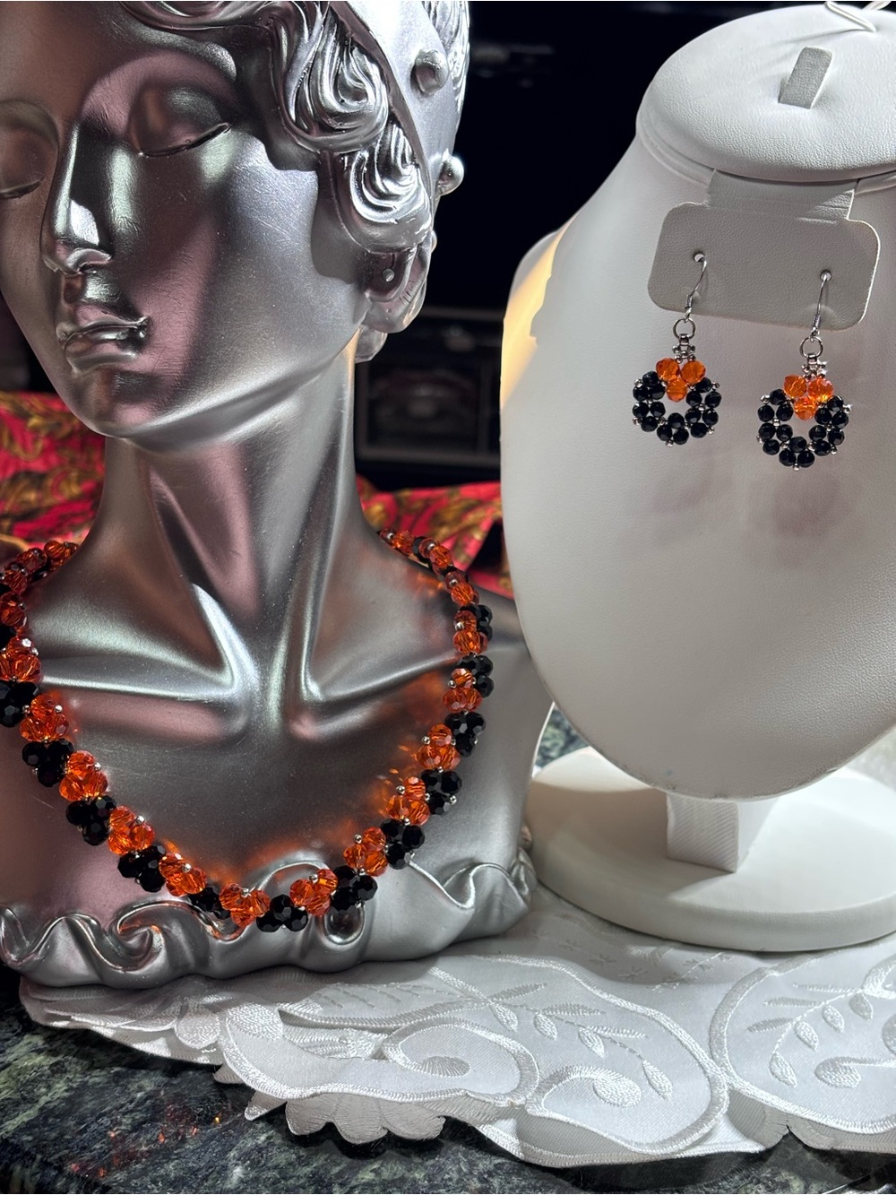Black and Orange faceted glass beaded Necklace and Earring Set 16.25 in - Picture 5 of 8